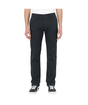 Color: Negro BLK1 Cintura: Regular Detalles: Corte regular, dos bolsillos delanteros y dos bolsillos traseros Cierre: Botón en la cintura Largo: Largo Corte: Regular Ocasión: Tiempo libre