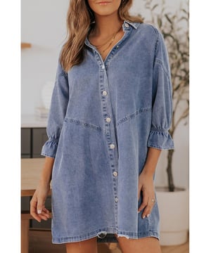 Geknoopte Lange Mouwen Denim Mini Jurk  
Gemaakt van kwaliteitsdenim stof  
Kenmerkt een geknoopte voorkant en lange mouwen  
Veelzijdig en stijlvol ontwerp  
Geschikt voor casual en semi-formele gelegenheden  
Comfortabele en duurzame pasvorm  
Een onmisbare aanvulling op elke garderobe  
Materiaal: 90% Katoen 10% Polyester