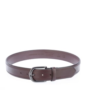 Ted Baker Picolt Broguing Leather Belt .- Adjustable after heavy lunches.- Polished metal buckle.- Ted Baker branded.- Brogue detailing.- 100% Bovine leather.- Ref: 268627RED.