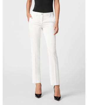 Eleve Su Guardarropa de Oficina con los Exquisitos Pantalones Cady Office Skull  Eleve su guardarroba de oficina con los exquisitos Pantalones Cady Office Skull. Confeccionados a partir de una lujosa mezcla de materiales de alta calidad con elastano, estos pantalones de largo hasta el tobillo irradian sofisticación y estilo.    Mezcla de Materiales Lujosos: Hechos de una mezcla de alta calidad con elastano, asegurando comodidad y un ajuste perfecto.   Silueta Elegante: Con una silueta elegante y un corte impecable, haciéndolos versátiles para cualquier ocasión.   Elegancia Atrevida: El llamativo patrón de calaveras añade un toque de elegancia atrevida a su conjunto.   Chic y Pulido: Los pantalones y el top negros crean un look chic y pulido, ideal para el profesional moderno.   Estilo Versátil: Perfectos para combinar con un blazer ajustado para una reunión de directorio o con una blusa llamativa para una salida nocturna.  Estos pantalones son una adición imprescindible a cualquier guardarropa a la moda, pasando sin esfuerzo del día a la noche con estilo y elegancia.