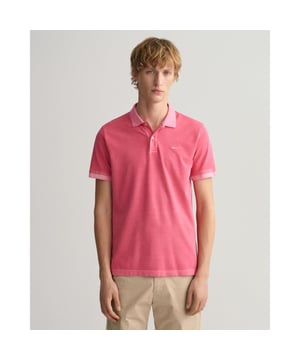 A timeless piqué polo shirt, garment washed for a sunfaded effect and detailed with slits at the side for added style. Cut in a comfortable, regular fit, this polo can be styled for any occasion with anything from jeans to trousers to activewear.
Cotton 100%
2043005