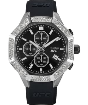 Deze Timex Ufc King Chrono Chronograaf Horloge voor Mannen is het perfecte uurwerk om te dragen of cadeau te geven. De zilveren 45 mm ronde kast in combinatie met de comfortabele zwarte silicone horlogeband zorgt ervoor dat je optimaal van dit prachtige uurwerk kunt genieten zonder enige compromissen. Aangedreven door een hoogwaardig quartz uurwerk en waterbestendig tot 5 bar, blijft je horloge tikken.