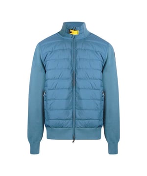 Mantente abrigado y elegante con la chaqueta azul de Parajumpers. Esta lujosa chaqueta luce la insignia de la marca en la manga izquierda. No sacrifiques el estilo por la comodidad: !haz una declaracion!, Logotipo de parche de la marca en la manga izquierda, 100% poliester, cierre de cremallera, cintura y mangas elasticas, cremallera, chaqueta azul