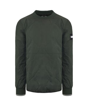 Suéter para hombre Phoenix de Weekend Offender: un complemento versátil y cómodo para tu vestuario informal. Conocido por su estética streetwear contemporánea, Weekend Offender presenta el jersey Phoenix, que combina la moda urbana con un aire relajado.

Características principales:

 Diseño moderno:  El jersey Phoenix tiene un diseño moderno y urbano que refleja la influencia del streetwear de Weekend Offender. Busca detalles únicos, estampados o adornos que contribuyan a su estilo distintivo.

Tejido cómodo: Confeccionado con un tejido cómodo y de alta calidad, este jersey garantiza una sensación suave y acogedora. La elección del material es probable que proporcione calor, por lo que es adecuado para diversas ocasiones y temporadas.

Puños y dobladillo de canalé: El jersey puede incluir puños y dobladillo acanalados, lo que añade un toque clásico a la vez que garantiza un ajuste seguro y cómodo. Este elemento de diseño realza la estructura general de la prenda.

Marca sutil: Busca una marca Weekend Offender sutil, como un logotipo o emblema discretamente colocado en el jersey. Weekend Offender es conocido por su marca discreta pero reconocible.

Cuello redondo: Es probable que el jersey esté diseñado con un cuello redondo clásico, que proporciona un escote atemporal y versátil que se adapta a varios estilos y preferencias.

Ideal para vestir a capas: El jersey Phoenix es adecuado para vestir a capas, tanto si lo combinas con una camisa de cuello para un look más pulido como si lo llevas sobre una camiseta para un aire informal.