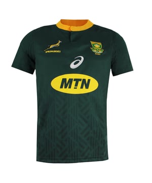 This t-shirt is designed specifically for fans and supporters, offering both comfort and a bold display of national pride.

Featuring a striking green color, this t-shirt embodies the iconic hues associated with South African sports teams. It showcases a clean and contemporary design with the ASICS logo prominently displayed on the front, emphasizing the brand's commitment to quality and performance.

Constructed from high-quality materials, this t-shirt ensures a comfortable fit and durability. The fabric is soft, lightweight, and breathable, making it suitable for wearing during sports events, casual outings, or simply as everyday attire. The short sleeves provide freedom of movement, allowing you to cheer and celebrate with ease.

The South Africa SB Fan Jersey is not only stylish but also functional. It incorporates moisture-wicking technology that helps to keep you cool and dry, even during intense moments of cheering or physical activity. This feature is especially beneficial for fans who want to stay comfortable and focused on supporting their team.

The t-shirt is designed with a regular fit, providing a relaxed and casual look that suits various body types. It can be paired effortlessly with jeans, shorts, or athletic bottoms, allowing you to showcase your team allegiance in style.

Whether you're attending a match, gathering with fellow fans, or simply showing your support for South African sports, the ASICS South Africa SB Fan Jersey Short Sleeve Green Men's T-Shirt is a must-have addition to your wardrobe. Its combination of vibrant design, comfort, and functionality ensures that you can proudly represent your favorite team wherever you go.