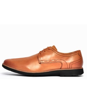 These Catesby England lace up shoes boast classic Derby styling with a premium leather upper that delivers a standout shoe with luxurious executive looks. Boasting a smooth toe and panelled heel, with additional designer stitch detailing, these mens shoes set the trend for formal wear whilst maintaining a casual edge, whether dressed up or dressed down, these are sure to make a statement. - Classic derby styling
 - High quality leather construction
 - 3 hole lace up system
 - Durable rubber sole unit
 - Designer stitch detailing
