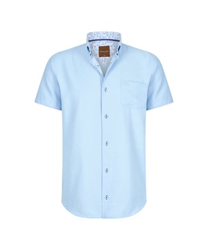 Camisa de manga corta Cappuccino Italia para hombre. La camisa está hecha de algodón y poliéster y tiene un corte regular.  Marca: Cappuccino ItaliaNombre del Modelo: Shirt Short SleeveCategoría: menMateriales: algodón, poliésterColor: azul, blanco