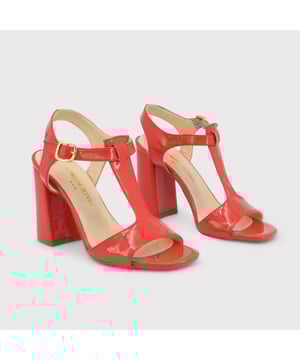 Merk: Made in Italia Lente/zomer Collectie  100% Made in Italië  Dames Schoenen, verstelbare enkelband  Bovenwerk:  kunstleer met glans  Binnenzool:  Leer  Zool:  Rubber  Hak:  10 cm. hakvorm: blok