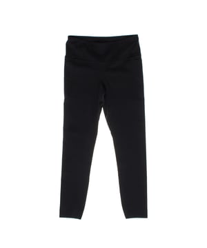 Leggins para mujer de cintura alta, diseñados para ofrecer un ajuste ceñido y cómodo que se adapta perfectamente al cuerpo. 

Confeccionados en un tejido elástico y suave, brindan libertad de movimiento, lo que los convierte en una opción ideal tanto para actividades deportivas como para el uso casual. 

La cintura ancha y alta proporciona soporte adicional en la zona abdominal, ofreciendo un ajuste seguro y favorecedor. 

Estos leggins son perfectos para el gimnasio, yoga o simplemente para un día de relax, combinando comodidad y estilo.
 Composición: 79% Poliéster, 21% Elastano
 Cuidados:
- Lavar a máquina con agua fría.
- Utilizar colores similares en el lavado.
- Evitar el uso de blanqueadores.
- Secar a baja temperatura en secadora.
- No planchar.
- No lavar en seco.