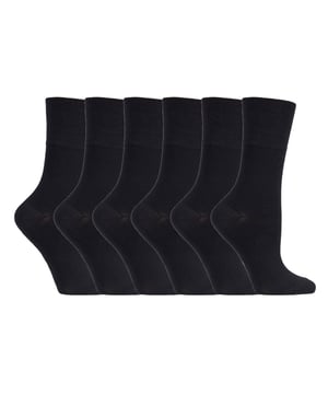 Als comfort uw enige doel is bij het zoeken naar een paar sokken, overweeg dan om deze paar Gentle Grip sokken zonder elastiek bamboesokken te overwegen van de beste. Bamboe wordt gezien als de moderne 'supervezel', Gentle Grip is een gewaardeerd sokkenmerk dat zich uitsluitend richt op comfort en een sokken zonder elastiek techniek wordt ten zeerste aanbevolen om de druk in de voet te verminderen... alles lijkt te kloppen aan deze sok. Waarom bamboe geweldig is Bamboe staat algemeen bekend als een geweldig materiaal. Hier zijn 3 redenen waarom bamboe het beste is. Vochtafvoerend - Bamboevezels regelen op natuurlijke wijze de temperatuur, dus een briljante vezel die tot sokken wordt gebreid. Antibacterieel - Bamboe trekt het vocht weg, waardoor er geen bewegingsruimte is, waardoor potentiële voetinfecties worden voorkomen. Super zacht - Bamboe wordt beschouwd als een luxe vezel om voeten zacht en comfortabel te houden. Gentle Grip - Niet-elastische honingraatbovenkant Met een speciaal ontworpen HoneyComb Top, zachte Gentle Grip-sokken zijn comfortabeler gemaakt voor alle dragers, maar vooral als u worstelt met problemen met de bloedsomloop. Gentle Grip-sokken zijn gemaakt om voor je benen te zorgen en vormen zich comfortabel naar hun natuurlijke contouren zonder een van die lelijke vernauwingsringen achter te laten. Het combineren van een natuurlijke bamboemix en sokken zonder elastiek sokken met zachte grip aan de bovenkant in één pakket zou het perfecte paar sokken voor je voeten kunnen zijn als comfort je belangrijkste doel is.