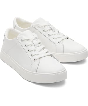Funktion trifft auf Mode. Unser Kameron Sneaker verleiht einem klassischen Turnschuh den TOMS-Touch. Mit ultrabequemen OrthoLite-Einlegesohlen und atmungsaktivem Obermaterial in einer retro-inspirierten Silhouette, die mühelosen Stil und ganztägigen Komfort bietet.