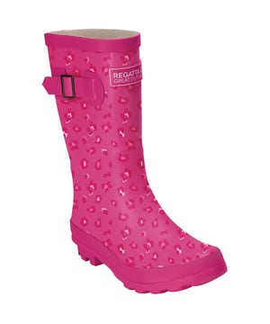 Natural cotton lining. EVA comfort footbed. Multi-directional cleated sole design with square heel - reliable underfoot stability.