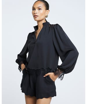 ​Frill collar, V-neck, Long sleeves, Lace trim detail