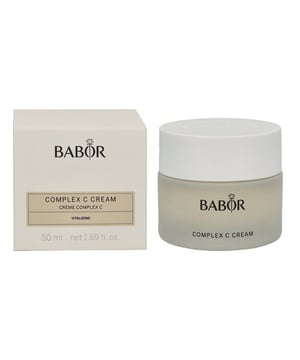 Die SKINOVAGE - Complex C Cream 50ml von BABOR ist eine exklusive Gesichtscreme, die deine Haut mit den Schönheitsvitaminen C, A und E verwöhnt. Die reichhaltige 24h Pflege wirkt energetisierend und stärkt die Widerstandskraft deiner Haut. Dank der enthaltenen alpinen Stammzellen wird deine Haut vor vorzeitiger umweltbedingter Hautalterung geschützt und OsmoTec steigert die Hauthydration. Das Ergebnis: Deine Haut sieht frischer und jugendlicher aus. Gönn dir jetzt die luxuriöse Pflege mit der SKINOVAGE - Complex C Cream 50ml von BABOR und erlebe ein strahlendes Hautbild!