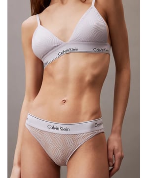 Calvin Klein MODERN LACE Lightly Lined Triangle Bra Womens Lavender Blue
Item Weight: 0.25 KGProduct Code: 000QF7077ELL0
