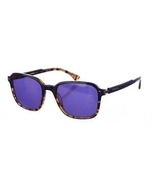 Gafas de sol Armand Basi con montura de acetato.
 Color Habana oscuro
 Forma rectangular.
 Lentes de color Marrón
 Patillas de acetato a tono, con el nombre de la marca grabado.
 100% Protección UV. 
 Cristales antirreflejo.
 Incluye una funda de tela de protección.
Los colores reales del producto pueden variar ligeramente con respecto a los colores que muestra su monitor.
 
 Medidas  Ancho lente: 54 mm. Puente: 20 mm. Patillas: 145 mm.
 
 Limpiar las gafas con agua y jabón (neutro).
 - No utilice paños sucios o abrasivos, que puedan alterar las características de los filtros.
 - Utilice solo accesorios y repuestos originales.