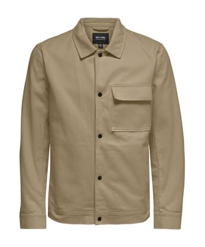 Leichte Freizeitjacke mit Umlegekragen, Knopfleiste und praktischen Innen- und Seitentaschen in normaler Passform. Ideal für die Übergangszeit.