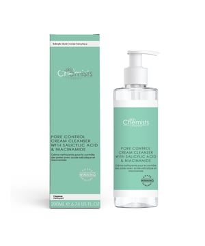 SkinChemists presenta Pore Control Cream Cleanser, una potente fórmula de 200 ml diseñada para purificar y rejuvenecer la piel. Con una infusión de ácido salicílico y niacinamida, este limpiador actúa eficazmente sobre los poros, reduce el exceso de grasa y combate las imperfecciones, por lo que es ideal para aquellos que buscan un cutis más claro. La lujosa mezcla de manteca de karité, glicerina y aminoácidos de colágeno nutre e hidrata, mientras que las propiedades calmantes del pantenol y el hialuronato sódico ayudan a mantener el equilibrio de hidratación de la piel. Con cada uso, experimente la refrescante sensación de una piel limpia y revitalizada, libre de impurezas y lista para brillar. Eleve su rutina de cuidado de la piel con este limpiador esencial que armoniza los mejores ingredientes de la naturaleza para obtener resultados radiantes.