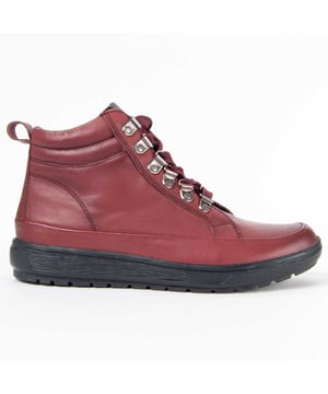 Purapiel, 10 years warranty. Women's casual bootie. Made in 100% natural leather free of Chromium VI. High quality materials. Padded insole. Manufactured by other brands for our brand. Approximate measurements: 12 cm high cane and 8 cm wide cane.