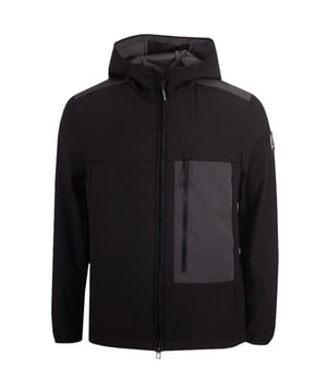Belstaff Impact zwart dun jack. Ervaar het ultieme in veelzijdigheid en stijl met de Belstaff Black Jacket. Deze jas biedt zowel warmte als een modieus ontwerp, waardoor je moeiteloos kunt overstappen van een casual look voor overdag naar een chique avondensemble. Blijf gezellig en zie er geweldig uit met dit must-have jasje! Materiaal: 91% katoen, 9% elastaan. Merkbadge op de linkermouw, lichtgewicht, ritssluiting, jas met capuchon. Past op maat, ritssluiting, zwarte jas. Stijl: Impact Forward Zwart
