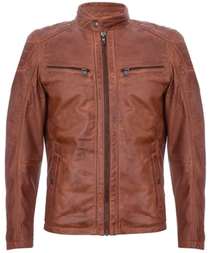 Diese moderne, klassische Jacke ist von der ikonischen Biker-Essenz durchdrungen und verkörpert den Nervenkitzel des Rennsports, hervorgehoben durch ihre gesteppten Schultereinsätze und gefertigt aus herrlich weichem Nappaleder. Zur Verbesserung der Funktionalität verfügt die Jacke über zwei Brusttaschen mit Reißverschluss und zwei Hüfttaschen. Dieses Kleidungsstück wurde mit einer maßgeschneiderten Passform für eine individuelle Silhouette entworfen und vereint Funktionalität und Haltbarkeit nahtlos, sodass es für jeden Anlass geeignet ist. Werten Sie Ihre Garderobe mit diesem vielseitigen und stilvollen Stück auf, das mit Sicherheit eine zeitlose Ergänzung Ihrer Sammlung wird.