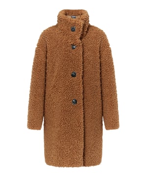 Der ikonische Teddy Mantel von DreiMaster Vintage lässt uns entspannt in die kalte Jahreszeit blicken. Das weiche Fellimitat hüllt uns kuschelig ein und verleiht ein Gefühl von Geborgenheit. Die lässige Silhouette wird mit vier Knöpfen geschlossen und kann wahlweise mit Stehkrangen oder mit Klappkragen getragen werden. Vollendet wird das in Italien gefertigte Design mit einem geschmeidigen Innenfutter.  Kaminsims