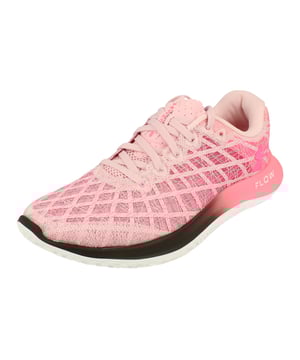 The Under Armour UA Flow Velociti Wind 2 Women's Running Trainers are crafted for runners who demand speed and agility. Powered by UA Flow technology, they provide lightweight cushioning and excellent traction without a heavy outsole, delivering a smooth and seamless running experience.