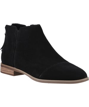 Der Rylie ist ein bequemer und sicherer Stiefel für den ganzen Tag und jede Jahreszeit. Er hat einen flachen Absatz und einen versteckten Reißverschluss für einfaches Tragen. Passt gut zu Hosen, Kleidern, Shorts und vielem mehr!