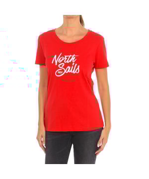 Camiseta de manga corta North Sails.
Cuello redondo con acabado acanalado.
Estampado de la marca en el frontal.
Haz que tus looks de fin de semana suban de nivel con el encanto tradicional de North Sails.
Un básico para todos los días con una actitud decidida.
Costuras vistas a tono.
 Composición: 100% Algodón
 Cuidados:
Lavar a temperatura máxima 30º.
Planchar a temperatura media.
No usar secadora.
No usar lejía.
No lavar en seco.
