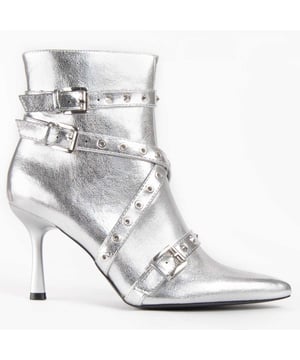 Damen-Stiefeletten. Bequeme Passform. Hergestellt aus veganen Materialien. Hergestellt von anderen Marken für unsere Marke. Ungefähre Maße: 8 cm hoher Absatz, 13 cm hoher Schaft und 10 cm breiter Schaft.