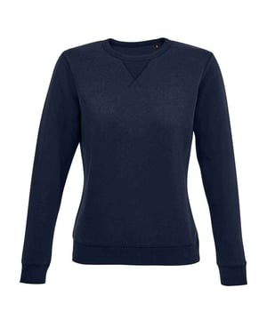 Materialzusammensetzung (%): 80% Ringgesponnene Baumwolle, 20% Polyester. Gewebe: angeraute Fleece-Innenseite, Baumwolle. GSM (Gramm pro Quadratmeter): 280. Design: Unifarben. Zum Überziehen. Überschnittene Schulter, Halbmondförmige Rückenpasse, Gerippter Kragen, Gesticktes V-Detail am vorderen Halsausschnitt, Größenetikett ohne Markennamen. Nachhaltigkeit: Amfori-Freigabe, BSCI, Fair Wear geprüft, Oeko-Tex Standard 100 zertifiziert, REACH, Vegan. Langärmlig. Bündchen: gerippt. Saum: gerippt. verklebt.