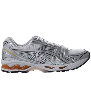 Al transmitir una nueva percepción a la forma retro de carrera, la zapatilla Gel-Kayano ™ 14 resurgida con su estética de fines de la década de 2000 como un guiño a nuestra serie Gel-Kayano ™ de finales de los años 2000.

Reinterpretando las capacidades de rendimiento del zapato con materiales y componentes actualizados, esta versión se convirtió en la primera iteración en el linaje de la zapatilla de deporte que se diseña con alguien que no sea Toshikazu Kayano. El paso de esta antorcha también reavivaría los valores de firma de la franquicia mientras avanza en su evolución de rendimiento.

Reflejando las herramientas de entresuela originales con la amortiguación de la tecnología Gel ™, este zapato también mejora el ajuste de la parte superior mientras conserva su construcción de cuero y malla en capas de 2008.