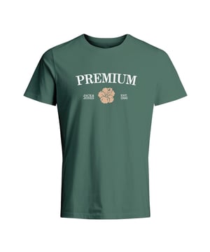 Unser Kurzarm-T-Shirt mit normaler Passform und Rundhalsausschnitt ist aus gekämmtem Jerseygewebe gefertigt, das nicht nur dehnbar ist, sondern auch außergewöhnlich weich. Ein floraler Labelprint verleiht ihm einen Hauch von Individualität, während der Gummidruck für zusätzliche Weichheit sorgt. Genieße den ganzen Tag lang hohen Tragekomfort und zeitlosen Stil.