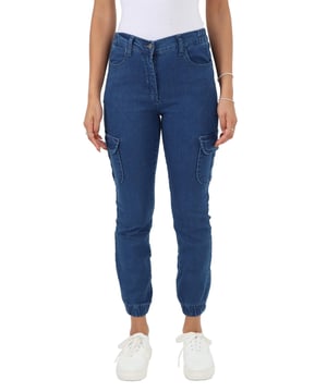Dames elastische, zelfgeboeide jeans, stretchdenimbroek met normale pasvorm. - - . De elastische, zelfgeboeide vorm maakt ze tot de perfecte jeans voor elke dag. - - . Elastiek aan de zijkant voor extra comfort. - - . Cargozak aan de zijkant. - - . Zoom met zijsplitten voor meer comfort. - - . Ritssluiting en knoopsluiting in de taille. - - . Jeans met perfecte pasvorm, je voelt je elke keer weer goed.