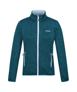 Gewebetechnik: Atmungsaktiv. Materialzusammensetzung (%): 100% Polyester. Gewebe: Fleece, Jerseyware, meliert. Design: Strukturiert. GSM (Gramm pro Quadratmeter): 250. Durchgehender Reißverschluss. Taschenart: Zwei Seitentaschen, Reißverschluss. Hoch geschnitten. Langärmlig. Nachhaltigkeit: Aus recyceltem Material. Bündchen: Mit Stretch. Saum: Mit Stretch.