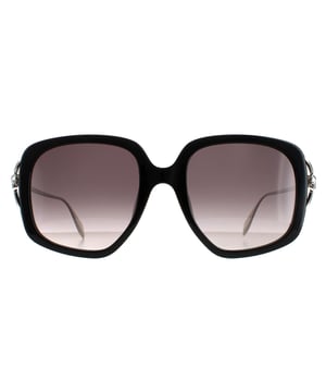 Las gafas de sol Alexander McQueen Square para mujer am0374s en degradado gris plateado negro son unas elegantes gafas cuadradas fabricadas en acetato ligero. El logotipo de Alexander McQueen está incrustado en las patillas para garantizar la autenticidad de la marca.