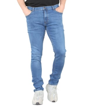 MYT Heren skinny-fit stretchjeans. Binnenbeenlengte 32 inch. Deze skinny fit jeans benadrukt je beste vorm en comfort en is voorzien van betere stretchtechnologie. 2 achterzakken, 2 voorzakken en één muntzakje. Knoopsluiting, merkknopen en klinknagels. Taillelabel van PU-leer met merklogo. Gemaakt van zeer comfortabele hyperstretch denimstof.