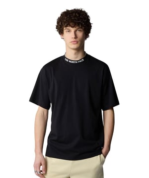 T-shirt uit de North Face collectie Gemaakt van dun, elastisch breisel. - -. Model Gemaakt van uitzonderlijk comfortabel, katoenen materiaal. - -. Relaxte stijl, klassieke ronde halslijn. - -. Bedrukt model, korte mouwen. - -. Samenstelling: 100% Katoen. - -. Machinewasbaar.