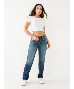 The Ricki Big T Straight Jean is perfect for those days you want comfort without compromising style. This relaxed fit pair of women’s jeans feature a zip fly, belt loops, whiskering, and Big T stitching in our Old Multi coloring. Finished with clean and vintage hardware with horseshoe detailing on the back flap pockets. 