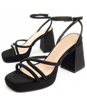 Dames hoge hiel sandaal. Gepolsterde natuurlijke leren voetbed. Comfortabele pasvorm. Antislipzool. Versterkte stiksels. Gemaakt door andere merken voor ons merk. Geschatte afmetingen: 10 cm hak en 2 cm platform.