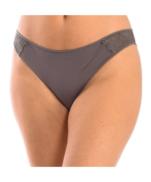 Classic briefs made of soft microfiber.
 Lace detail on the sides.
 A comfortable and feminine garment ideal for women's everyday life.
 Innovation, the quality of its raw materials and the constant evolution of its product have marked the trajectory of Selene, consolidating a leading company in women's underwear.
 Composition: 83% Polyamide, 17% Elastane
 Care:
Wash at maximum temperature 30º.
 Do not iron.
 Do not use bleach.
 Do not use dryer.
 Do not dry clean.