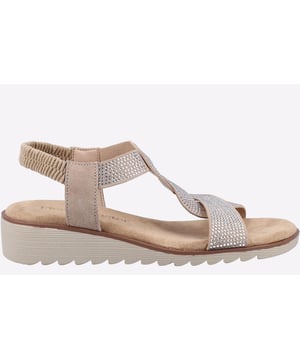 Open toe slip on leather sandals from UK label, Fleet & Foster. Hyacinth features a memory foam footbed with cushioning and a slight heel.
- Memory foam insole for extra comfort- Leather upper