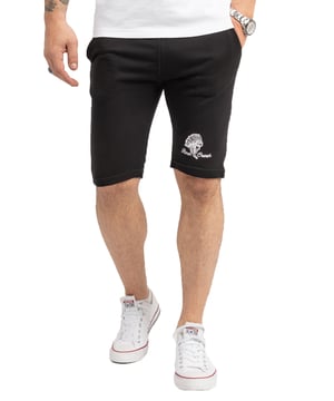 Mit den modischen kurzen Sporthosen von "Rock Creek" machen Sie immer eine ausgezeichnete Figur. Sie können die Sportshorts auch in Ihrer Freizeit tragen. Dieses Kleidungsstück ist ein echtes Allround-Talent. Die Hosen sind in unterschiedlichen Farben erhältlich. Egal, ob Sie dezente oder kräftige Farben bevorzugen, Sie finden bestimmt ein passendes Modell ganz nach Ihrem individuellen Geschmack. Das Modell H-273 ist eine Sportshorts die mit praktischen Taschen ausgestattet ist. So können Sie kleine, wichtige Utensilien unkompliziert verstauen und immer griffbereit vorfinden