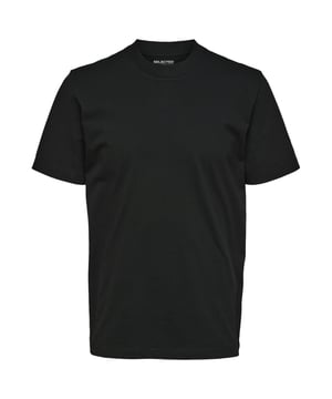 Erlebe schlichte Eleganz und maximalen Komfort mit dem kurzärmligen T-Shirt von Selected Homme für Herren.  Dieses einfarbige Shirt besticht durch seinen gerippten Rundhalsausschnitt, der für einen klassischen und stilvollen Look sorgt. Der Regular Fit und der gerade, bequeme Schnitt bieten dir eine perfekte Passform, die sich ideal für jeden Tag eignet.  Gefertigt aus hochwertigen Materialien, garantiert dieses T-Shirt nicht nur hohen Tragekomfort, sondern auch Langlebigkeit. Die genähten Säume verleihen dem Design eine dezente, aber raffinierte Note, die den minimalistischen Stil unterstreicht.  Mit einem Label auf der Innenseite versehen, ist dieses T-Shirt die perfekte Kombination aus Komfort und Funktionalität - ideal für Männer, die Wert auf Qualität und schlichte Raffinesse legen.