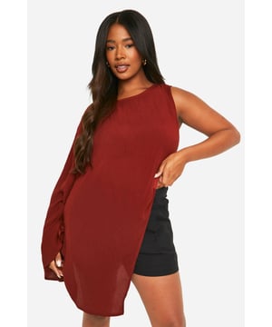 boohoo PlusYou&rsquo;ll find full on fashion for the fuller figure with the boohoo Plus range. Delivering directional designs for UK sizes 16 to 24, this ultra-flattering collection combines perfectly proportioned fits with statement styles so that you can stay on top of this season&rsquo;s trends.