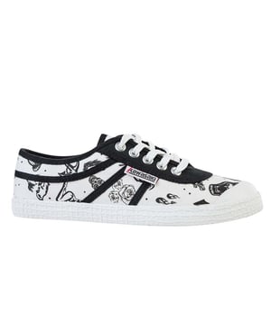 Explora la ciudad con un estilo moderno llevando nuestro zapato Tattoo. Con este zapato nunca te equivocarás. Un alegre, juguetón e interesante estampado lleno de sorpresas te mantendrá guapo y entretenido todo el día.Detalles del producto. Cordones regulables para un ajuste adecuado. Disponible en muchos colores diferentes. Unisex. Zapato ligero. El zapato de corte bajo con cordones permite la rotación y la flexibilidad. Parte superior: lona + gamuza. Suela: cauchoGuía de tallas/ajuste. Si estás entre dos tallas, te recomendamos que elijas la más grande.Guía de lavado. Se recomienda no lavar el zapato.