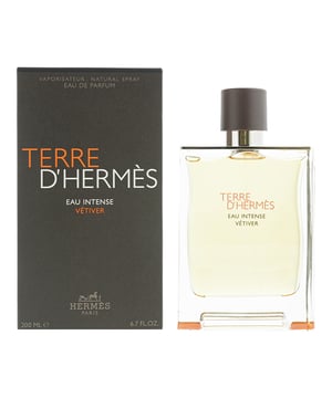 Terre D'Hermes Eau Intense Vetiver von Hermes ist ein holziger aromatischer Duft für Männer. Die Kopfnoten sind Bergamotte, Grapefruit und Zitrone. Die Mittelnoten sind Geranie und Sichuanpfeffer. Die Basisnote besteht aus Vetiver, Amberholz, Patchouli und Olibanum. Terre D'Hermes Eau Intense Vetiver wurde 2018 lanciert.