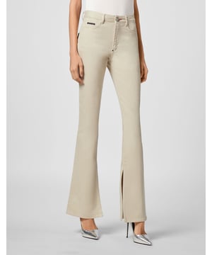 Stretch stone washed denim 5 pocket pants. Single metal button fastening. The brand label is sewn on the back of the waistband. Fit: Flare.