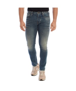 Skinny jeans from Emporio Armani, designed to offer a modern, fitted style with a touch of elegance.

 Crafted from high-quality denim, it features a slim fit that follows the shape of the leg for a streamlined, contemporary look, maximising comfort without compromising style.

 Equipped with a button closure and the classic five-pocket design, it combines functionality with a modern aesthetic.

 On the back, it includes a discreet mini logo of the brand on one of the pockets, as well as a logo patch on the hem of the waistband, highlighting the authenticity and sophistication of Emporio Armani.

 Perfect for those looking for a versatile and refined garment that stands out on any casual occasion.
 Composition: 99% Cotton, 1% Elastane
 Care:
- Machine wash on gentle cycle.
 - Use similar colors in the wash.
 - Avoid the use of bleaches.
 - Dry at low temperature in the dryer.
 - Iron at low temperature.
 - Do not dry clean.