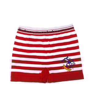 Boxer Kukuxumusu.
 Illustrations of the brand as decoration on the boxer briefs.
 It is a thin, elastic, soft, comfortable and fun boxer! An option to dress inside with a touch of good humor and infect yourself with it all day. The fabric adapts very well to the body so that when you wear it you don't even notice it. The rubber bands and thread with which it is made are ultra soft.
 Elastic waistband with the brand name printed consecutively.
 Matching seams.
 Composition: 85% Cotton, 9% Polyamide, 6% Elastane
 Care:
Care:
 - Machine wash maximum 30ºC.
 - Do not use bleach.
 - Iron at low temperature.
 - Do not use dryer.
 - Do not dry clean.